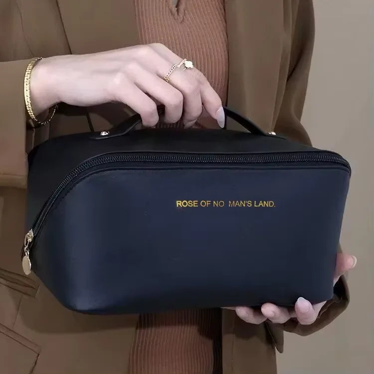 Nécessaire premium Avélia para maquilhagem, skincare e viagem com design elegante