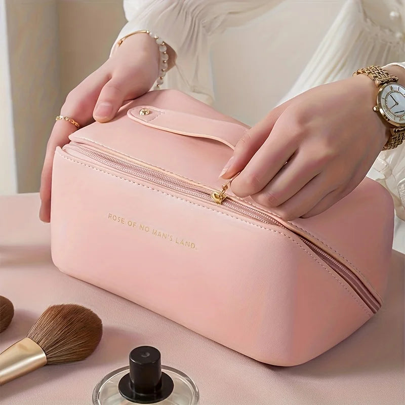 Nécessaire rosé Avélia para maquilhagem e skincare com design elegante e portátil